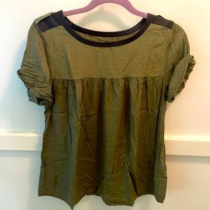 Green & black American eagle top size medium